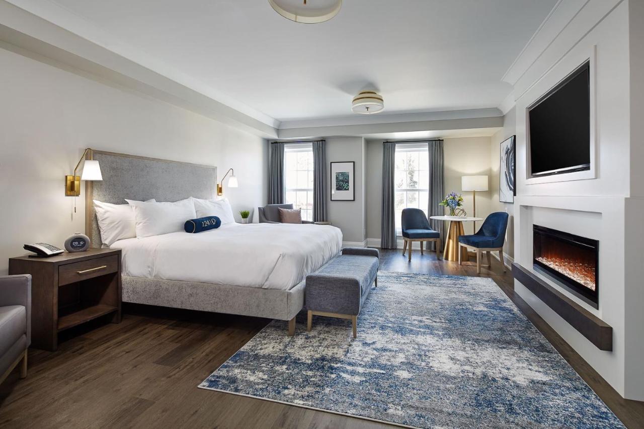 124 On Queen Hotel & Spa Niagara-on-the-Lake المظهر الخارجي الصورة A guest room at the Hotel Commonwealth