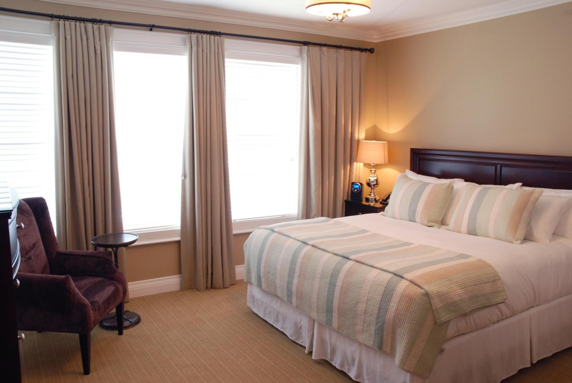 124 On Queen Hotel & Spa Niagara-on-the-Lake المظهر الخارجي الصورة A bedroom at the Inn