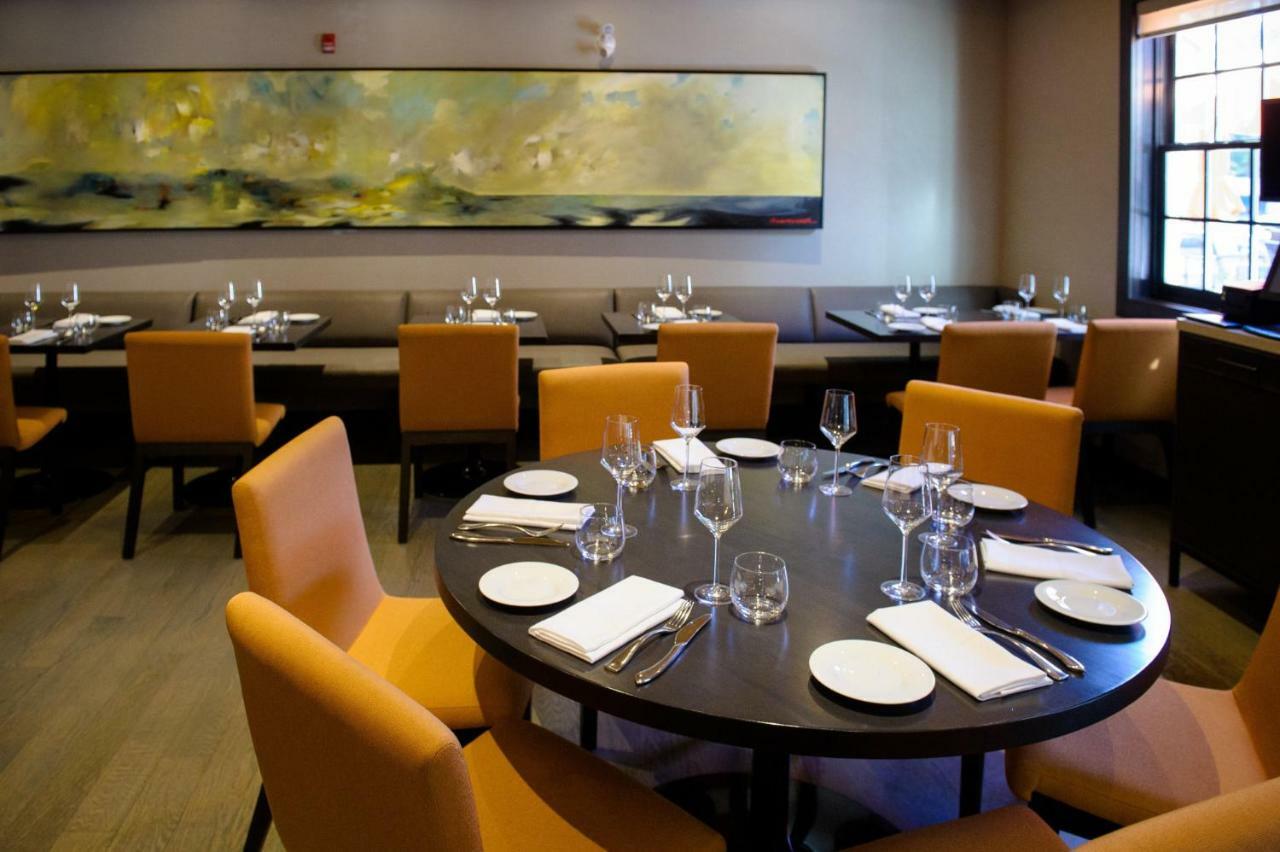 124 On Queen Hotel & Spa Niagara-on-the-Lake المظهر الخارجي الصورة Interior of the restaurant