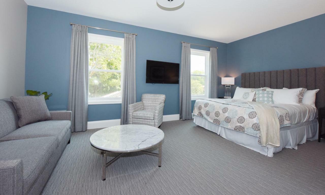 124 On Queen Hotel & Spa Niagara-on-the-Lake المظهر الخارجي الصورة A room at the Inn at the Opera
