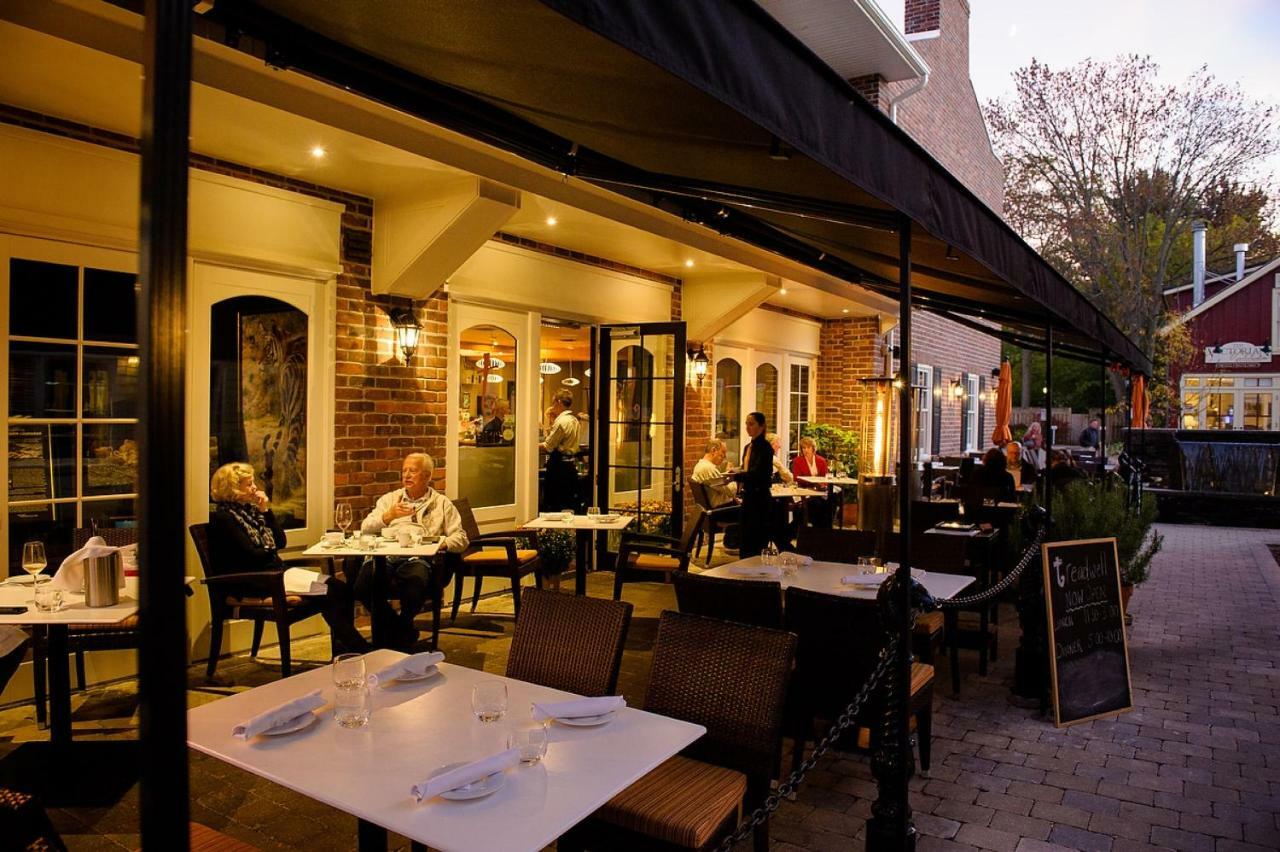 124 On Queen Hotel & Spa Niagara-on-the-Lake المظهر الخارجي الصورة The restaurant in 2011