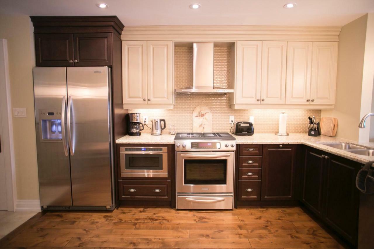 124 On Queen Hotel & Spa Niagara-on-the-Lake المظهر الخارجي الصورة A modern kitchen