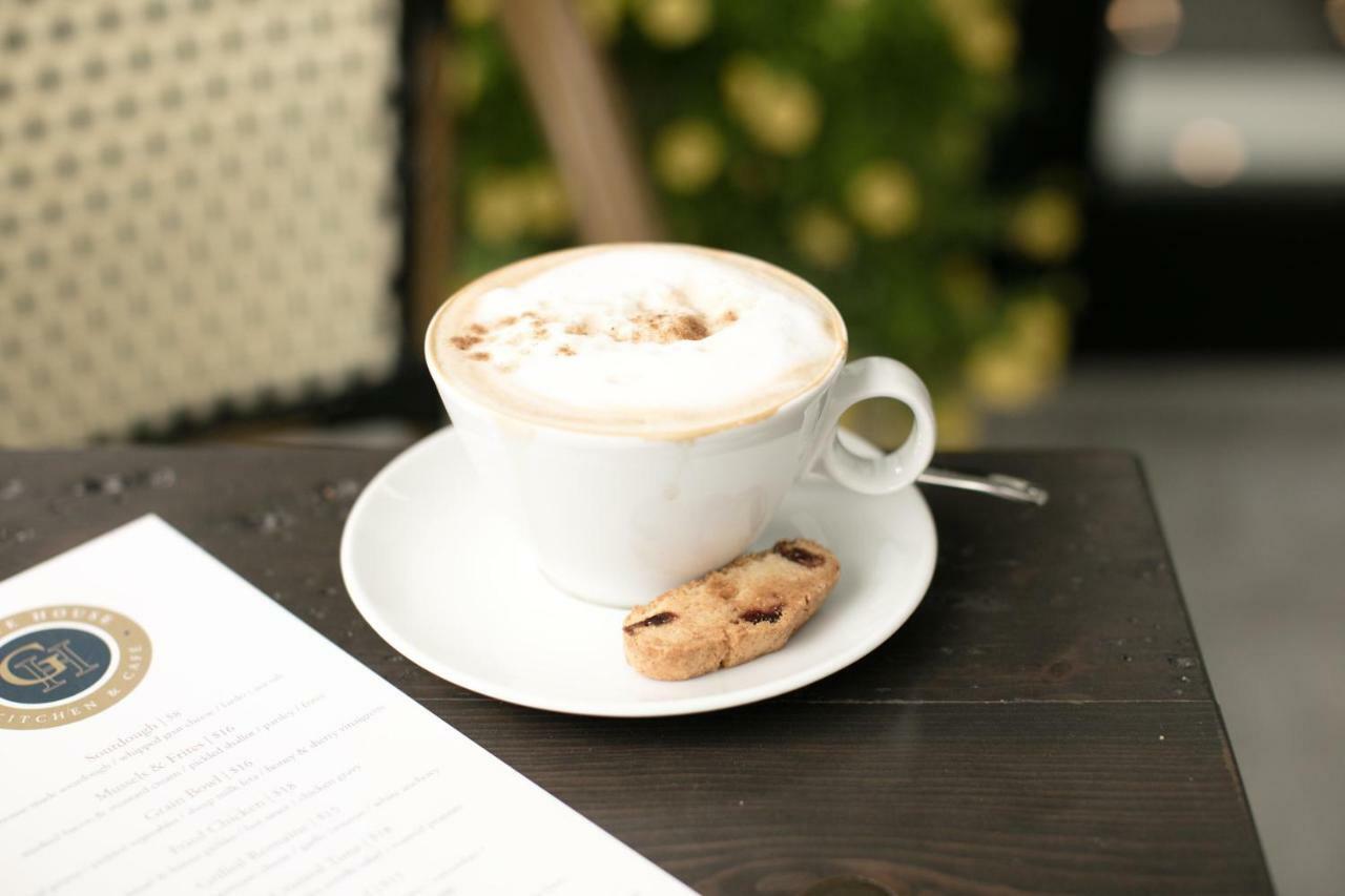 124 On Queen Hotel & Spa Niagara-on-the-Lake المظهر الخارجي الصورة A cappuccino